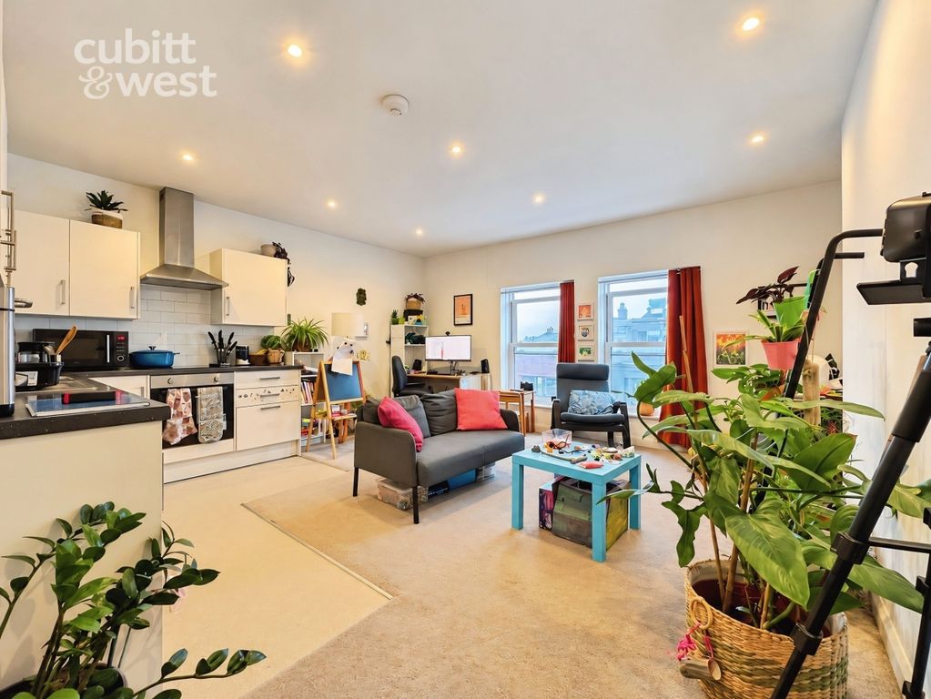 Property photo 1 of 13 Open-Plan Living