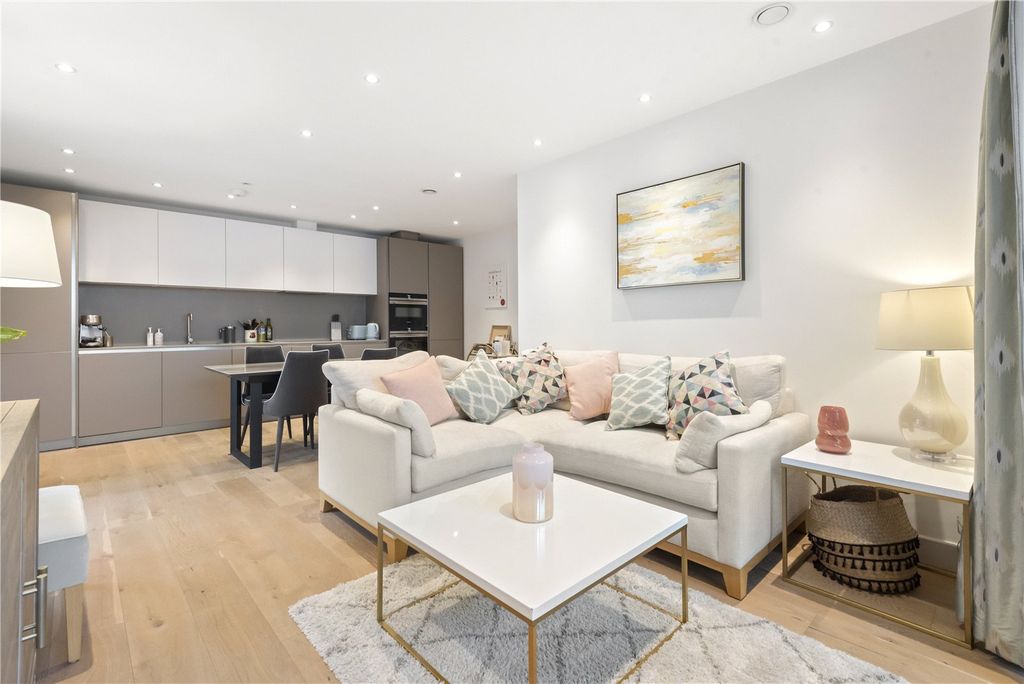 Property photo 2 of 10 Reception Room