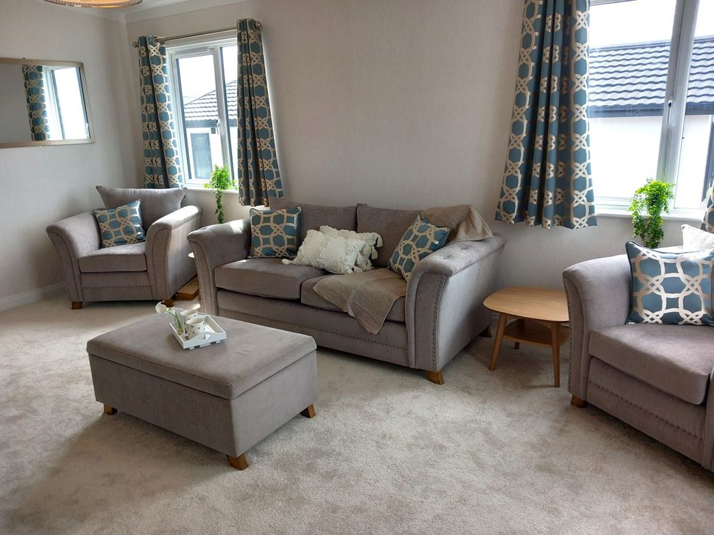 Property photo 1 of 4 Lounge 2.Jpg
