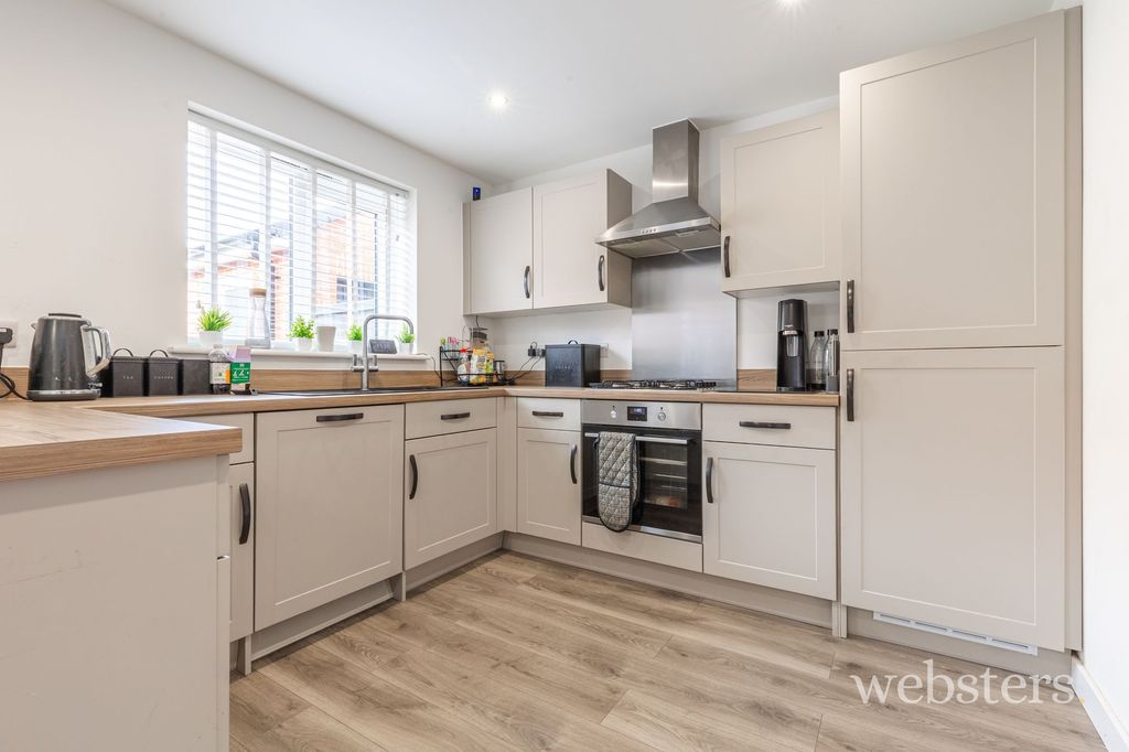 Property photo 2 of 23