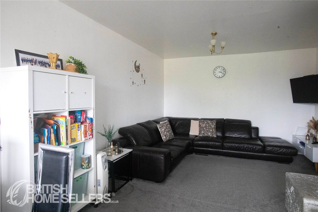 Property photo 3 of 12 3