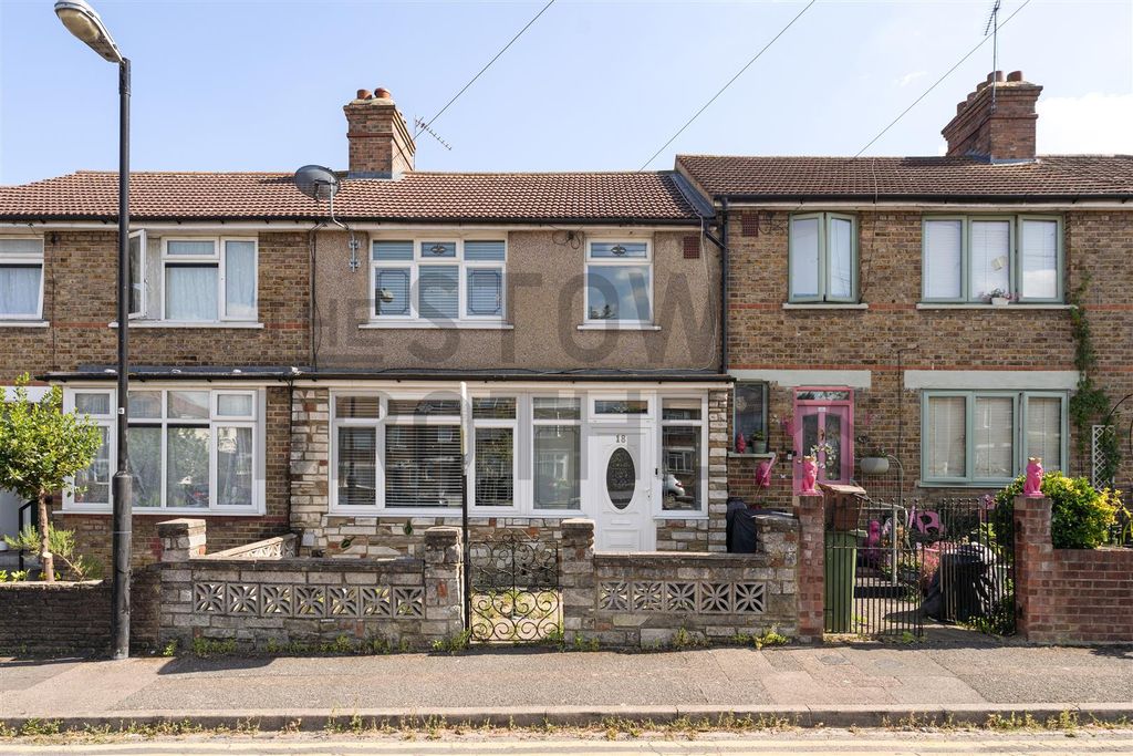 Property photo 1 of 24