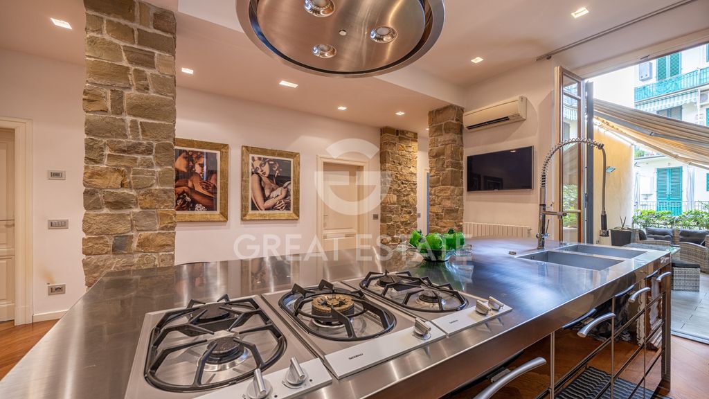 Property photo 1 of 28 Interiors