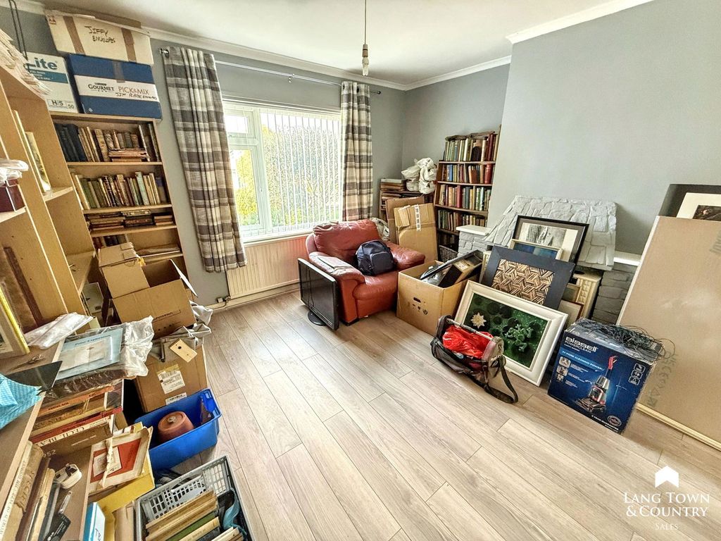 Property photo 3 of 8