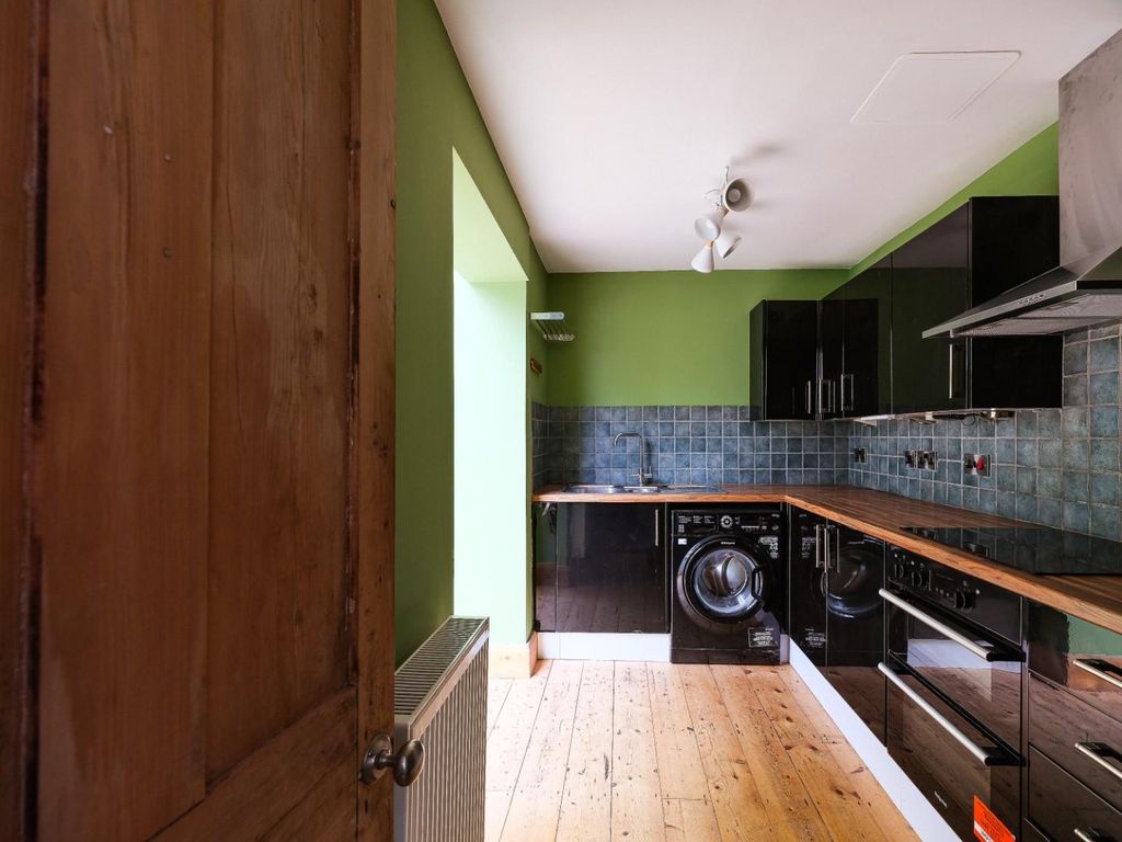 Property photo 3 of 27 Cnr52837-2.Jpg