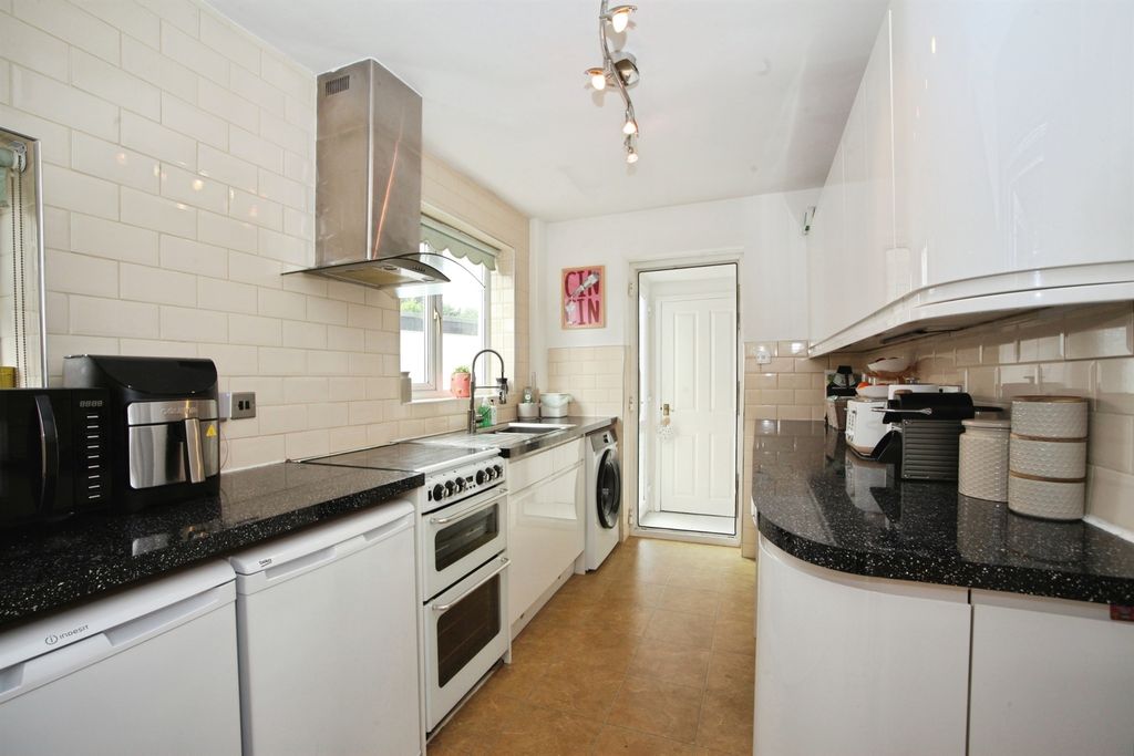 Property photo 1 of 21