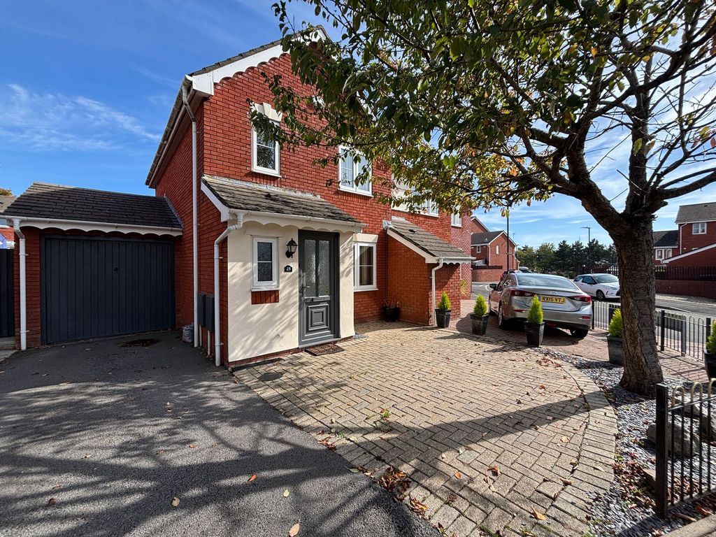 Property photo 1 of 30