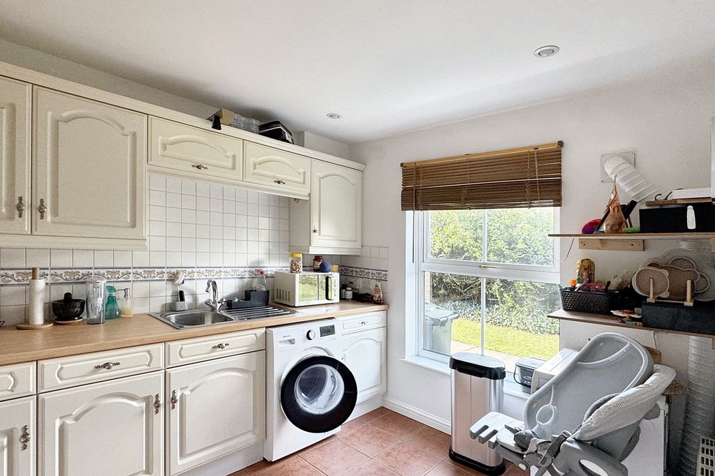 Property photo 3 of 13 Img_1823