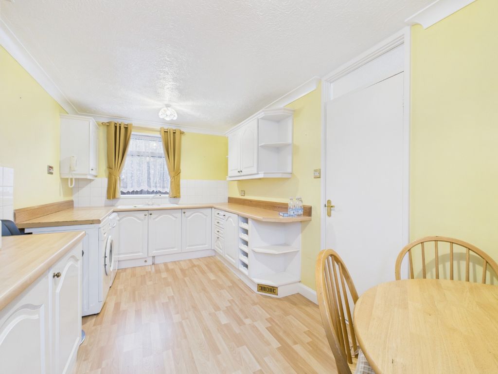 Property photo 2 of 11 4304044