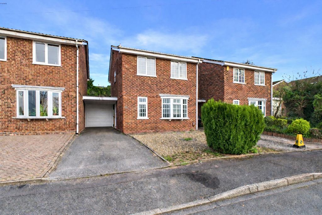 Property photo 1 of 24 Hawthorn Cresent, Stapenhill (14).Png