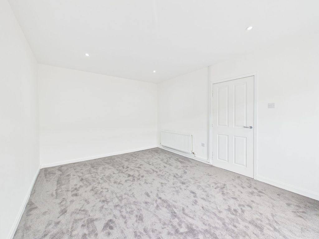 Property photo 3 of 13 Living Room