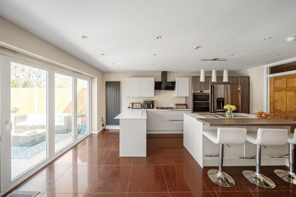 Property photo 2 of 25 4125203