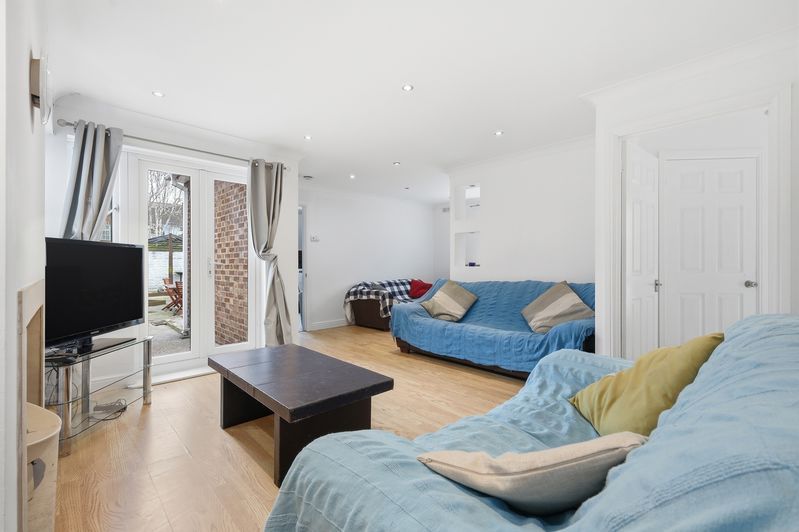 Property photo 3 of 20 Photo 12