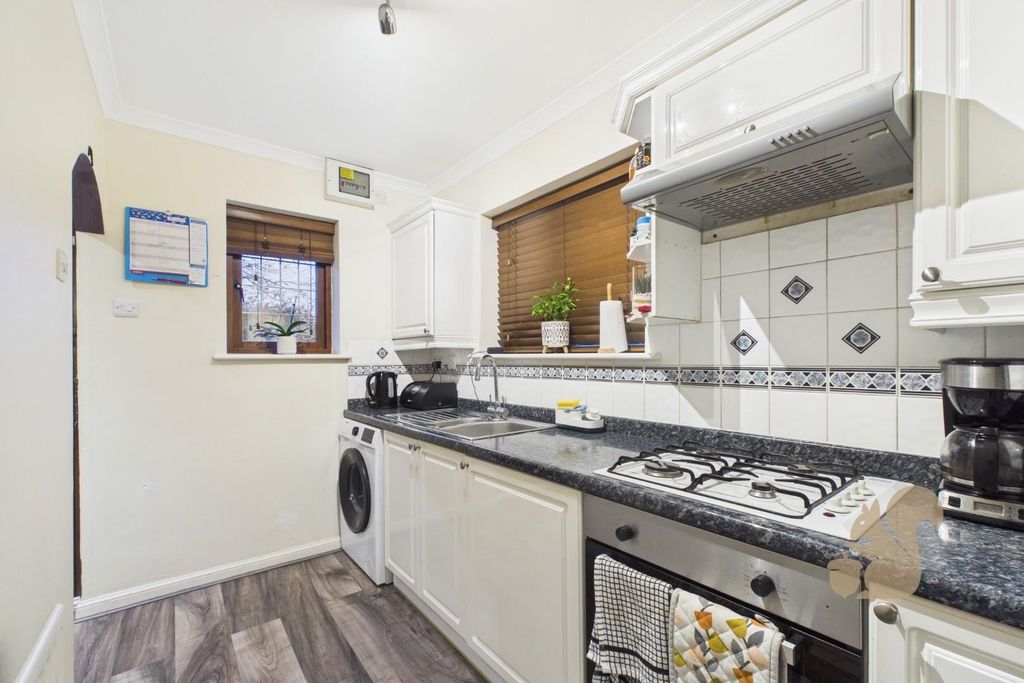 Property photo 3 of 13 Cam01659G0-Pr0663-Still004.Jpg