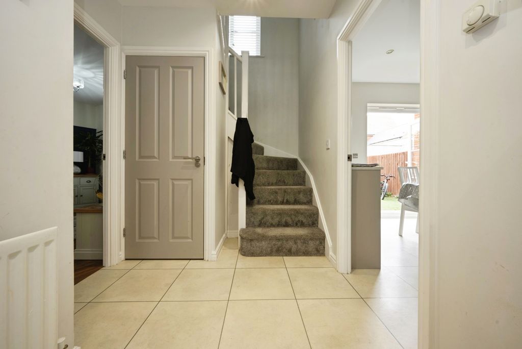 Property photo 2 of 18 Pbox-Img.Jpg