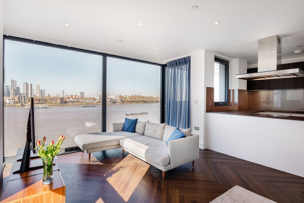 Property photo 1 of 33