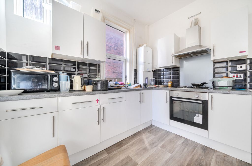 Property photo 3 of 15 1406441-11-697Cad...