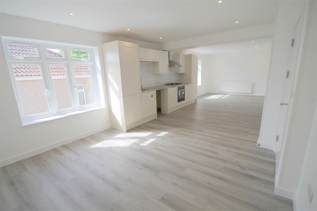 Property photo 1 of 6 Flat 3 - Lounge Kitchen.Jpg