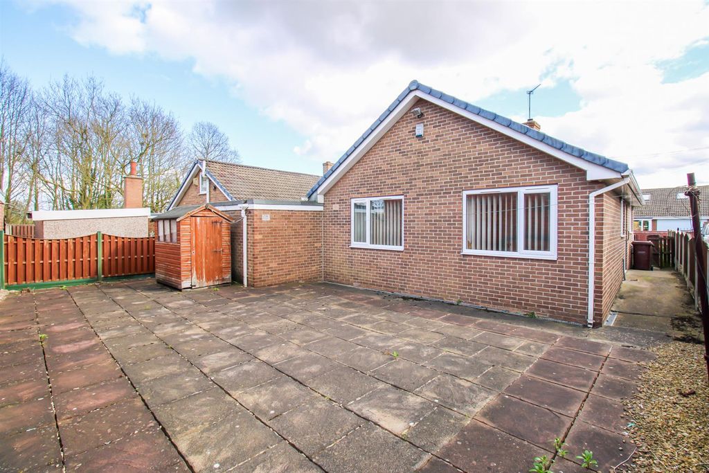 Property photo 1 of 10 Outside