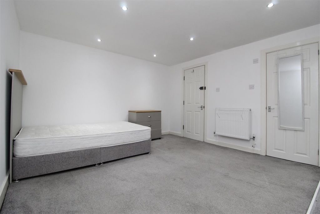 Property photo 3 of 12 Img_2675.Jpg