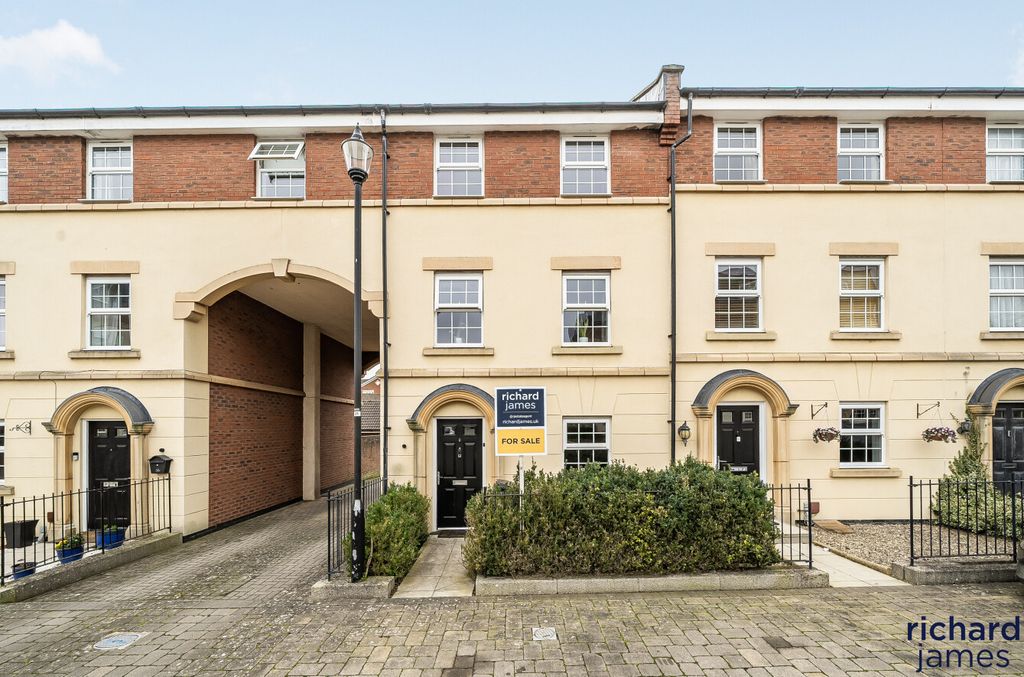 Property photo 1 of 12 F131d9Ae7350452393A483De05Cb3Aee