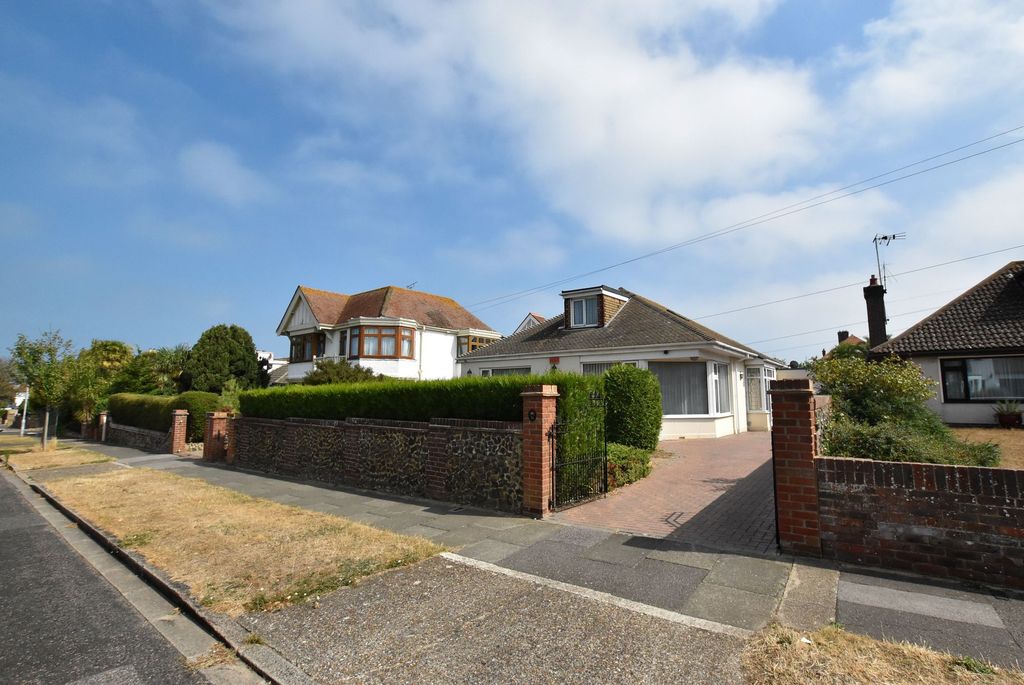 Property photo 2 of 25