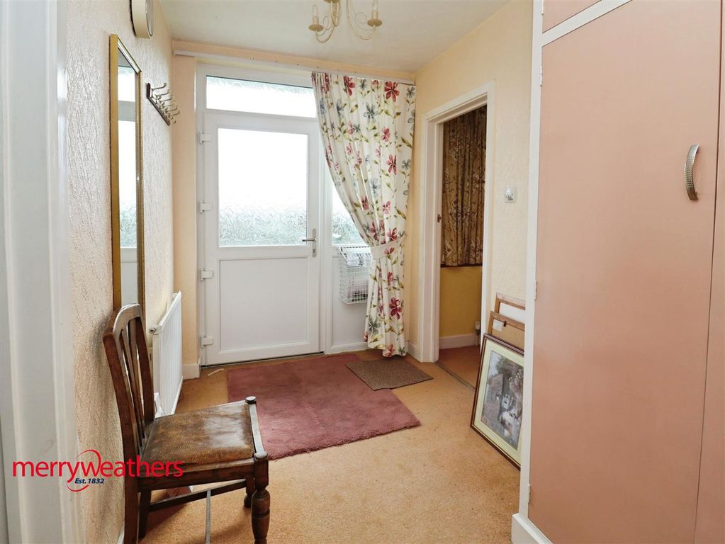 Property photo 2 of 12 Hall