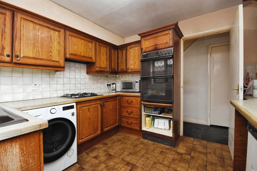 Property photo 3 of 15