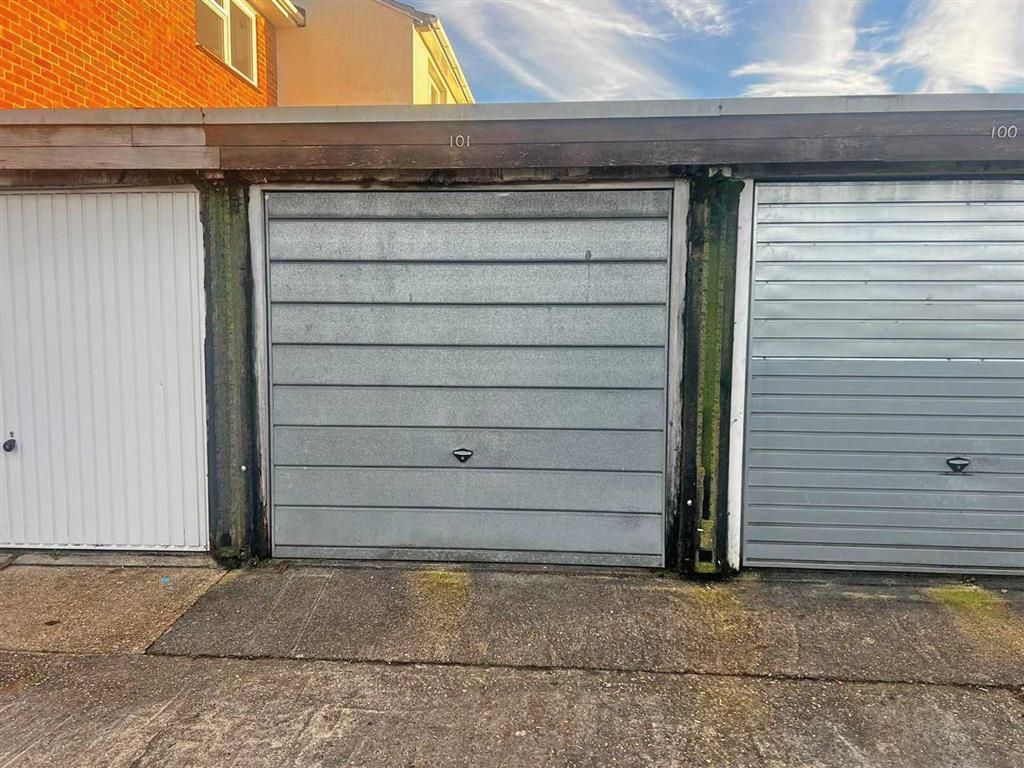 Property photo 2 of 8