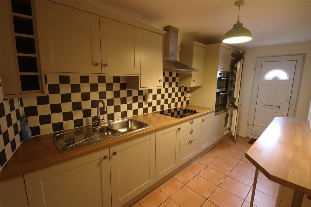 Property photo 2 of 6 Kitchen.Jpg
