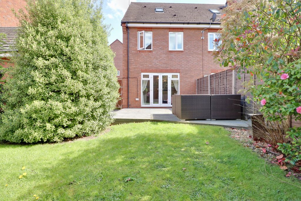 Property photo 2 of 20