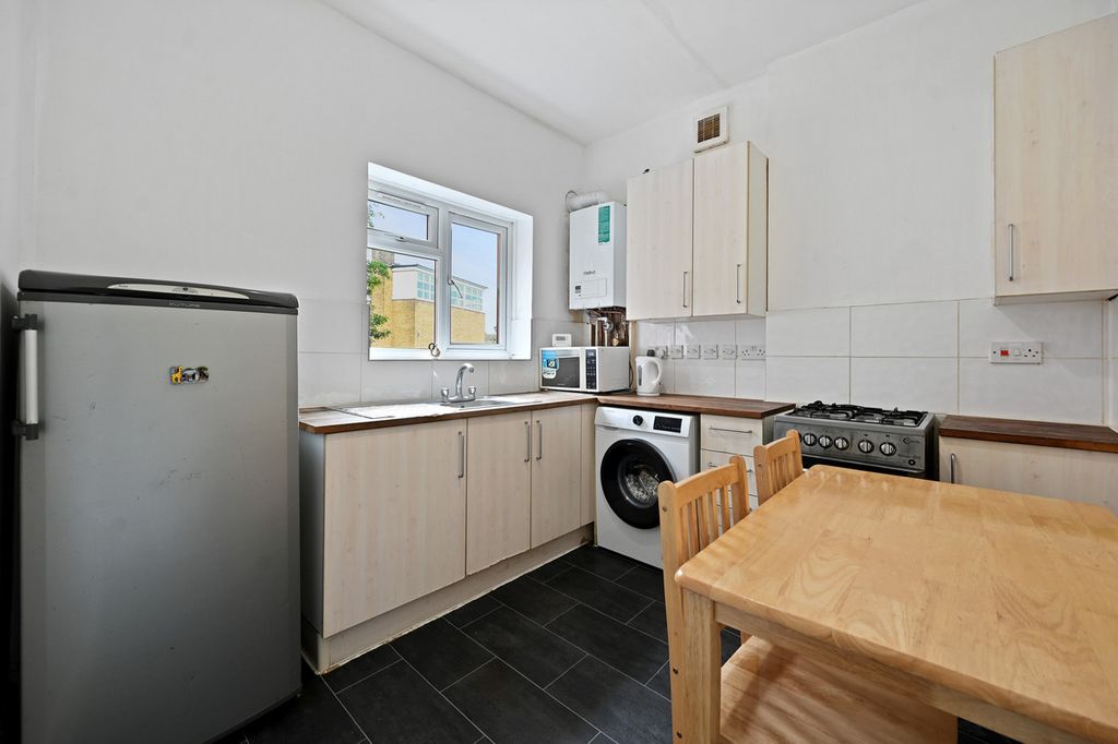 Property photo 2 of 8
