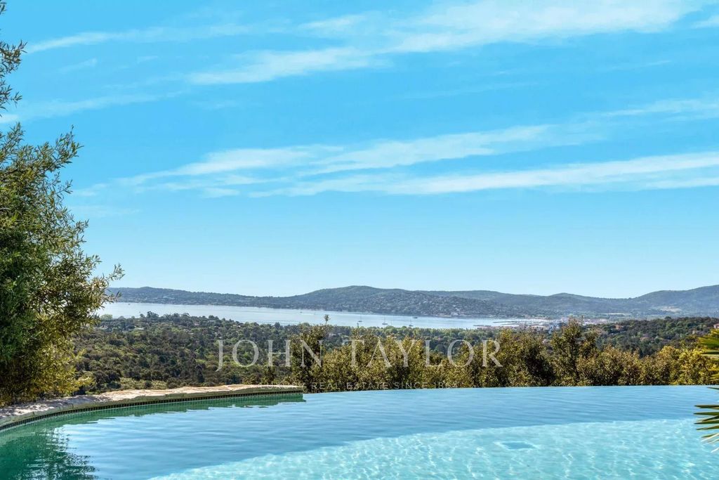 Property photo 1 of 12 Exceptional Villa With Panoramic Sea View
