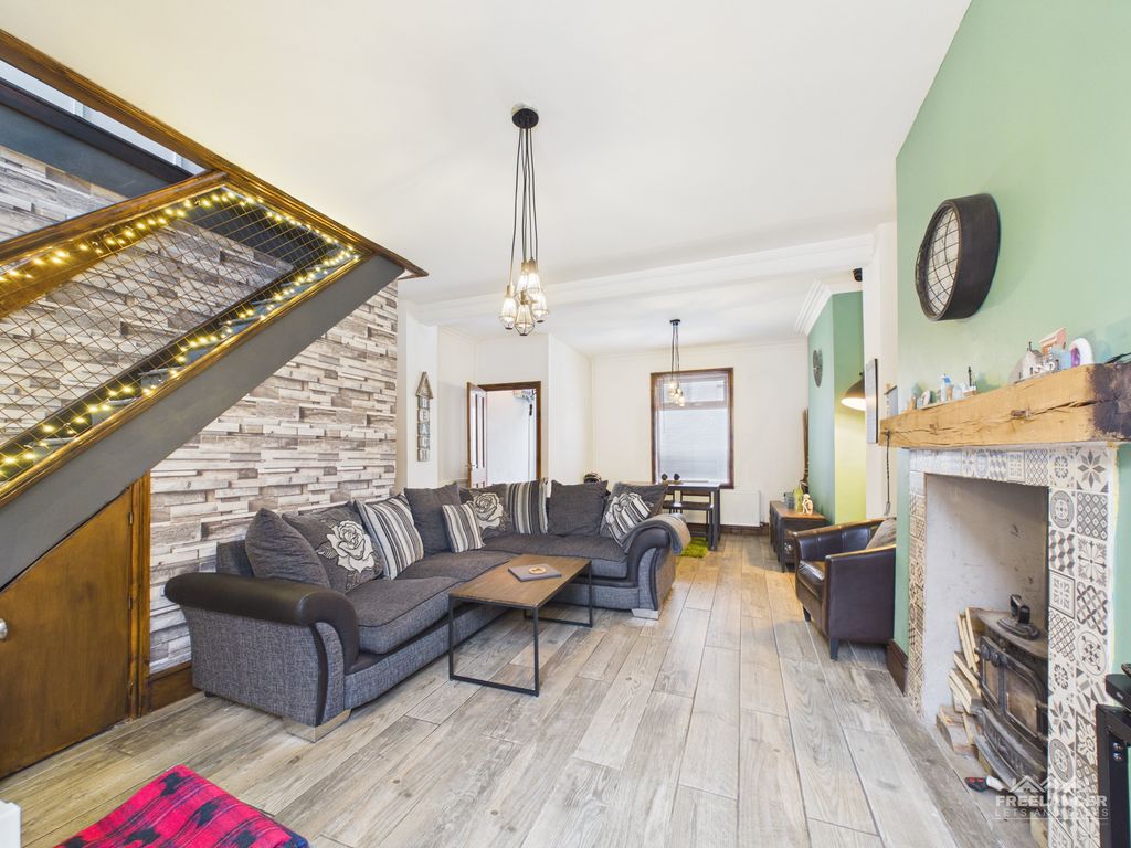 Property photo 2 of 15 Living Room