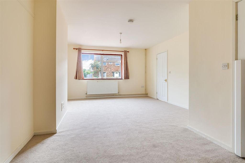 Property photo 3 of 19 Img (12).Jpg