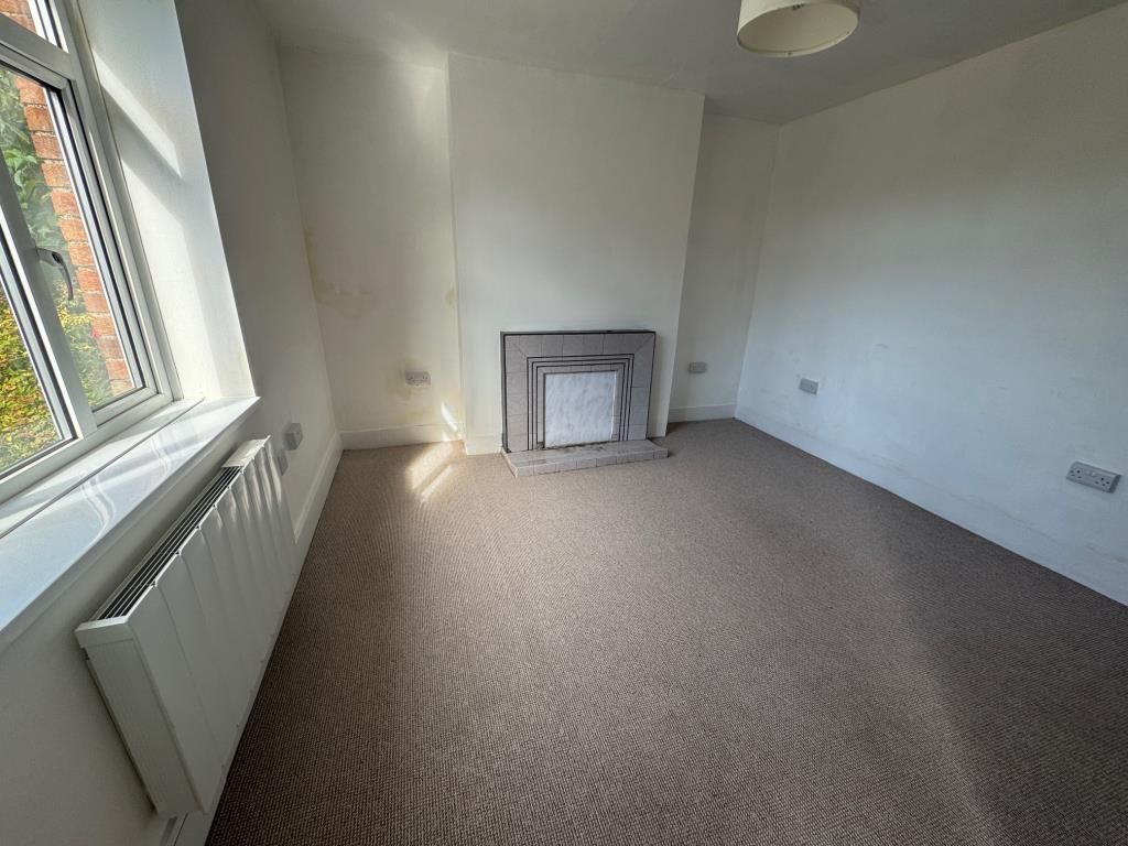 Property photo 3 of 10 Living Room