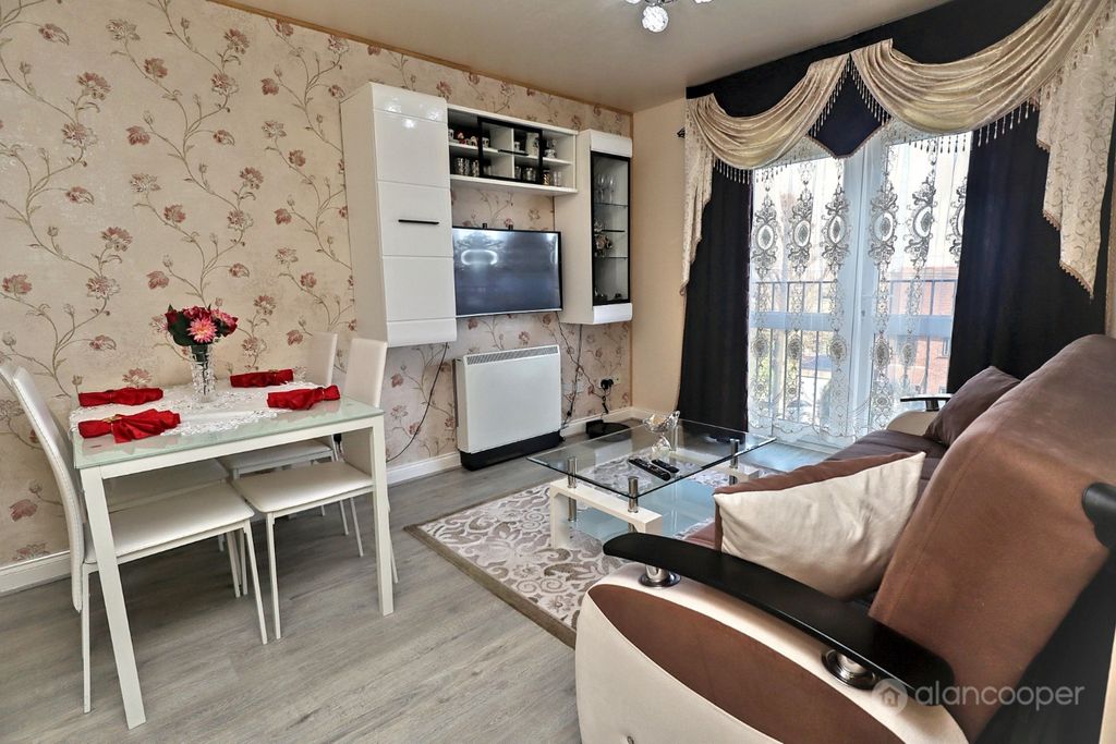 Property photo 2 of 11 5054203
