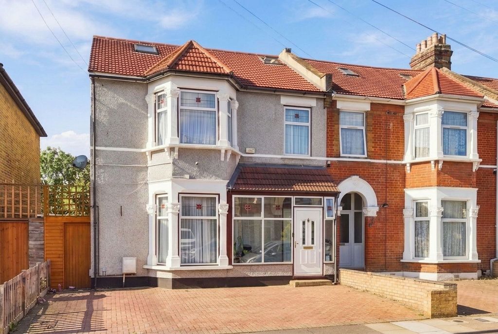 Property photo 1 of 19 Extended Family Home