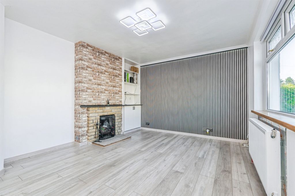 Property photo 3 of 40