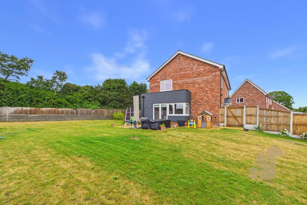Property photo 3 of 30 Cam01659G0-Pr0842-Still029.Jpg