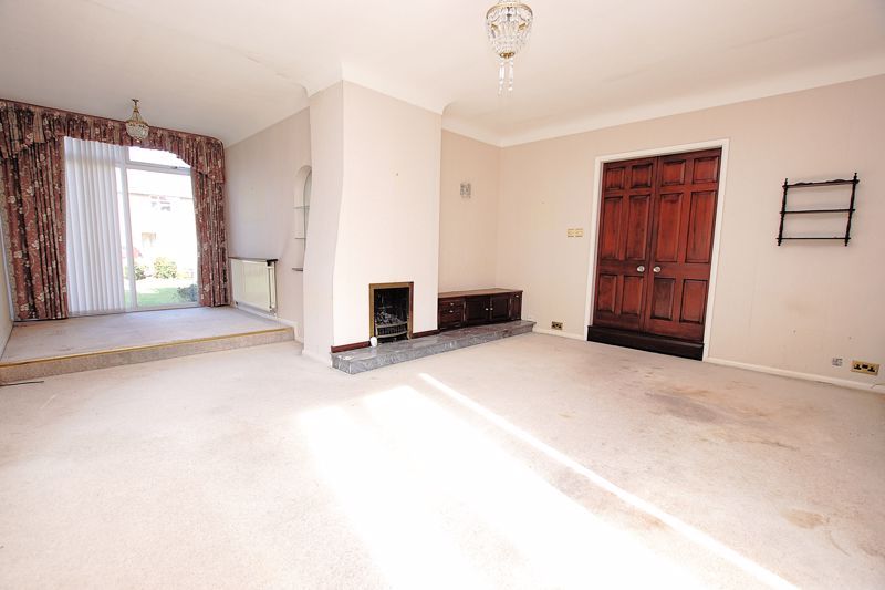 Property photo 2 of 18 Lounge