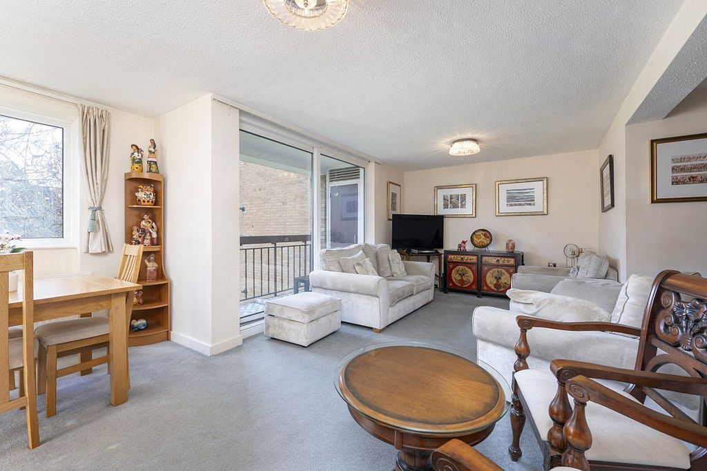 Property photo 2 of 17 Picture No. 22