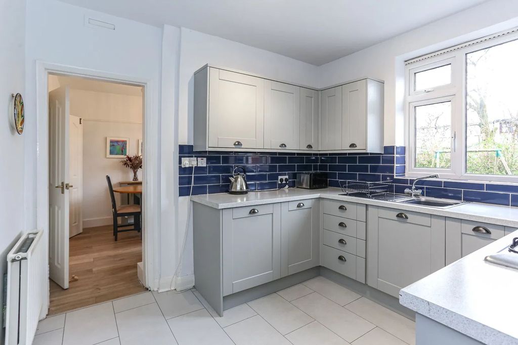 Property photo 3 of 30