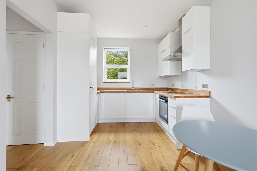 Property photo 3 of 14 Photo 3