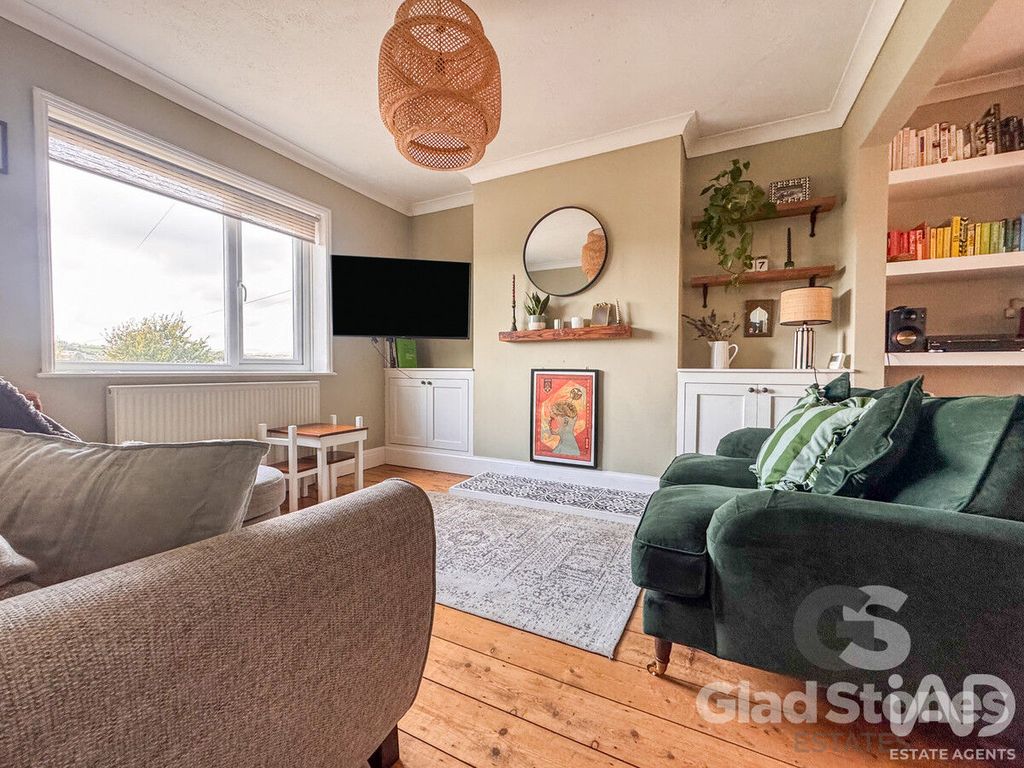 Property photo 2 of 24