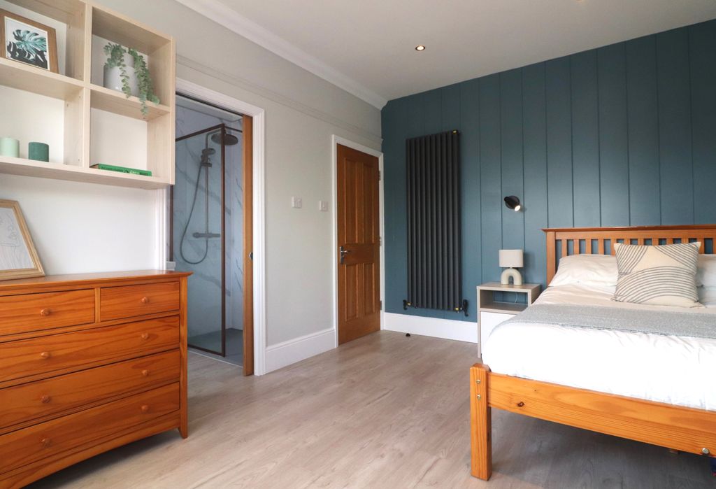 Property photo 2 of 3