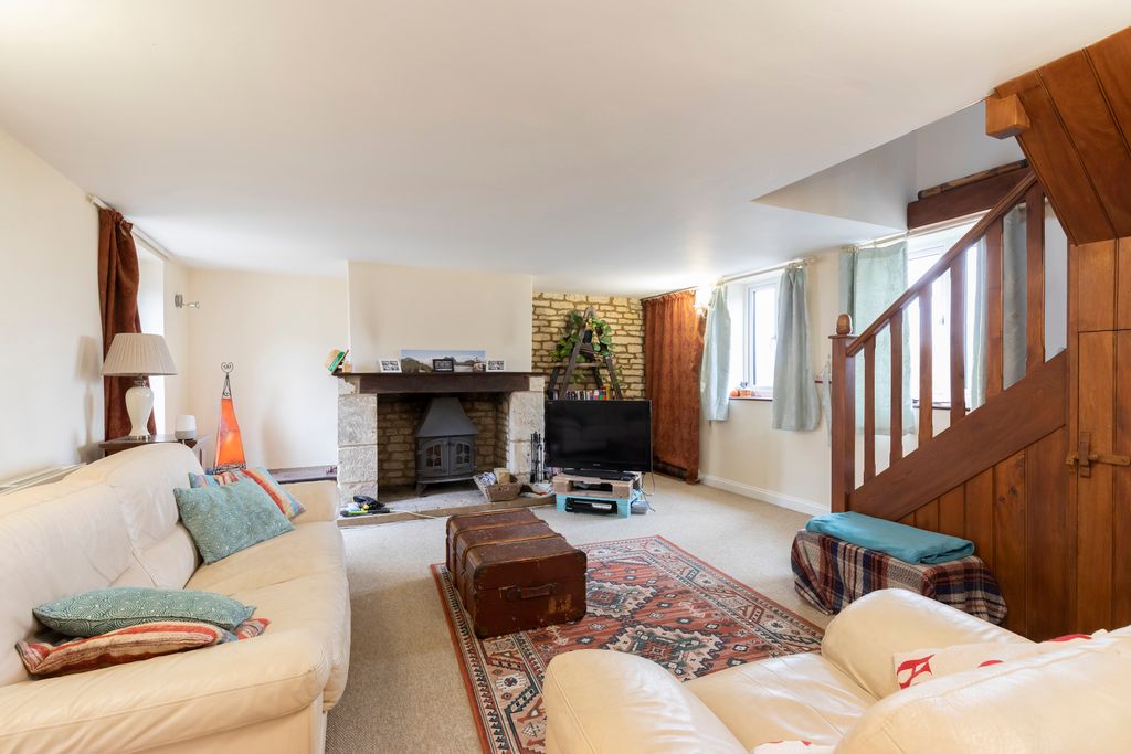 Property photo 2 of 15 Photo 02