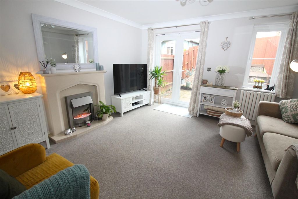 Property photo 2 of 29 Lounge