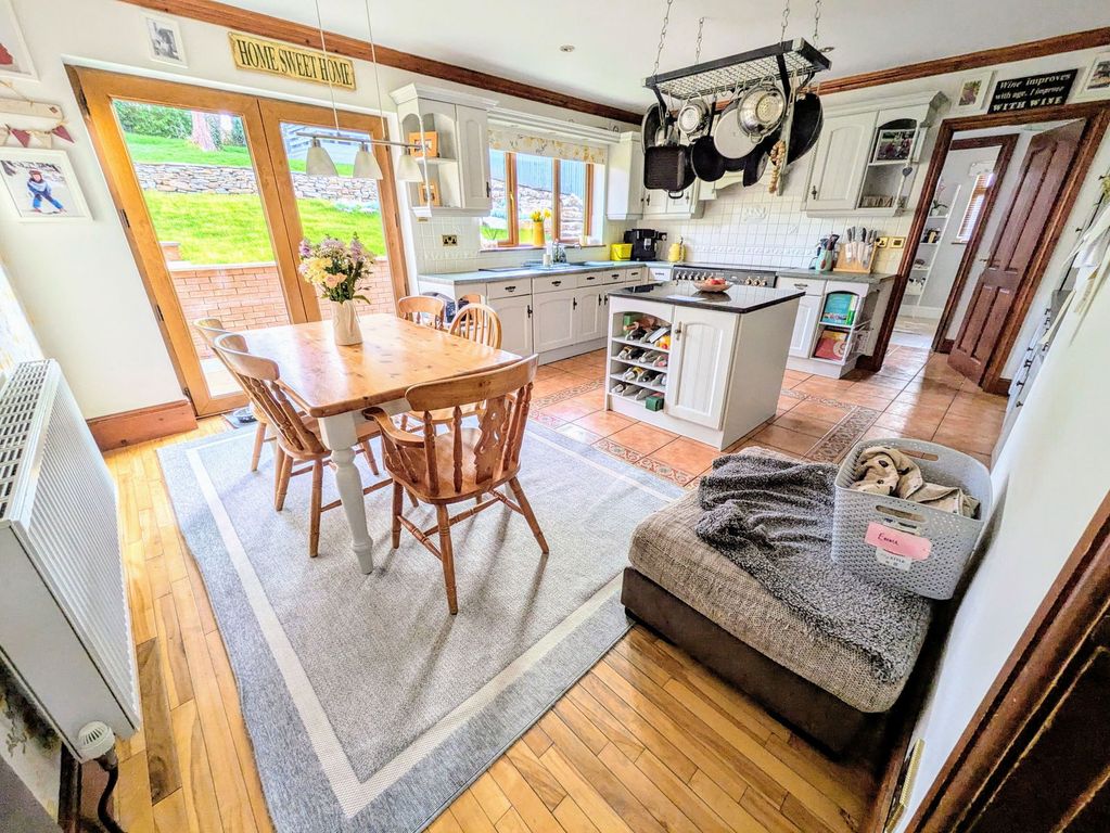 Property photo 2 of 30