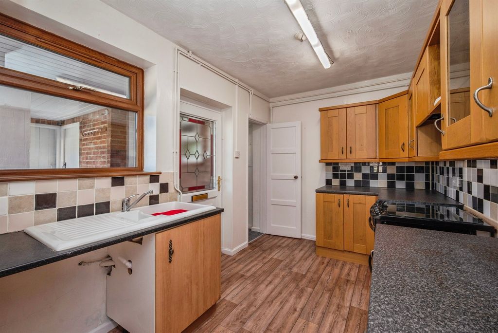 Property photo 2 of 18